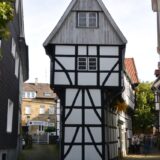 Führung Gruppe 2 - Das Bügeleisenhaus